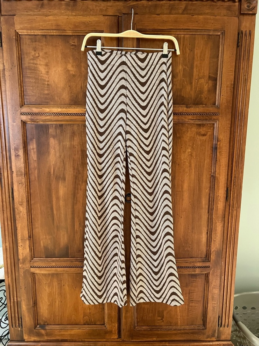 Urban Outfitters Bryn Pull-On Flare Pants | brown & cream | Size S | Like New - Picture 9 of 13